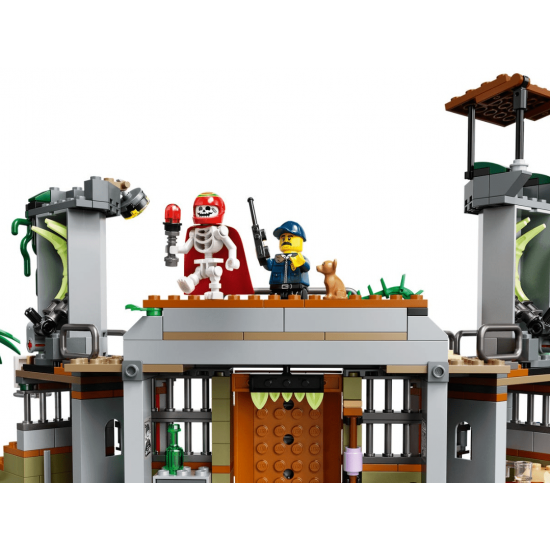 Designer of LEGO Hidden Side The Thrown Newberri Prison (70435)