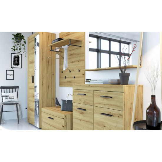 Shoe cabinet in the hallway made of Focus Sokme chipboard artisan oak