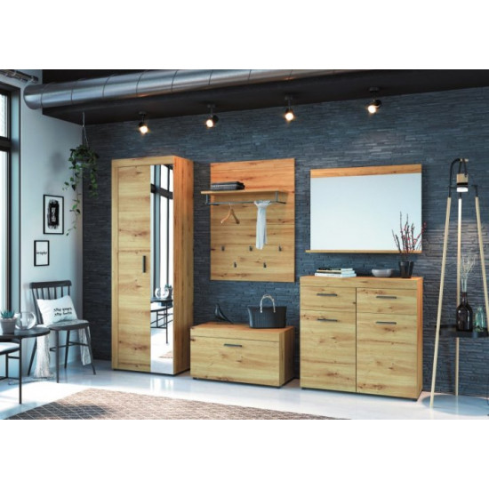 Shoe cabinet in the hallway made of Focus Sokme chipboard artisan oak