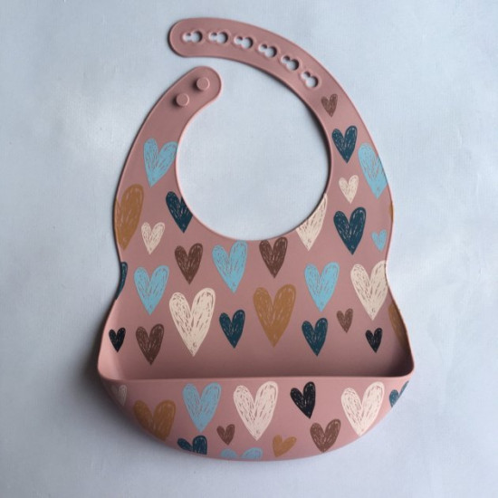 Children's silicone bib with pocket and adjustable heart clasp