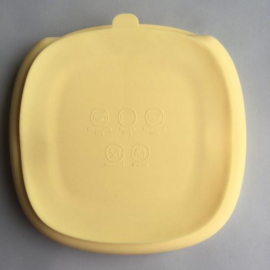 Sectional children's silicone plate with lemon suction cup